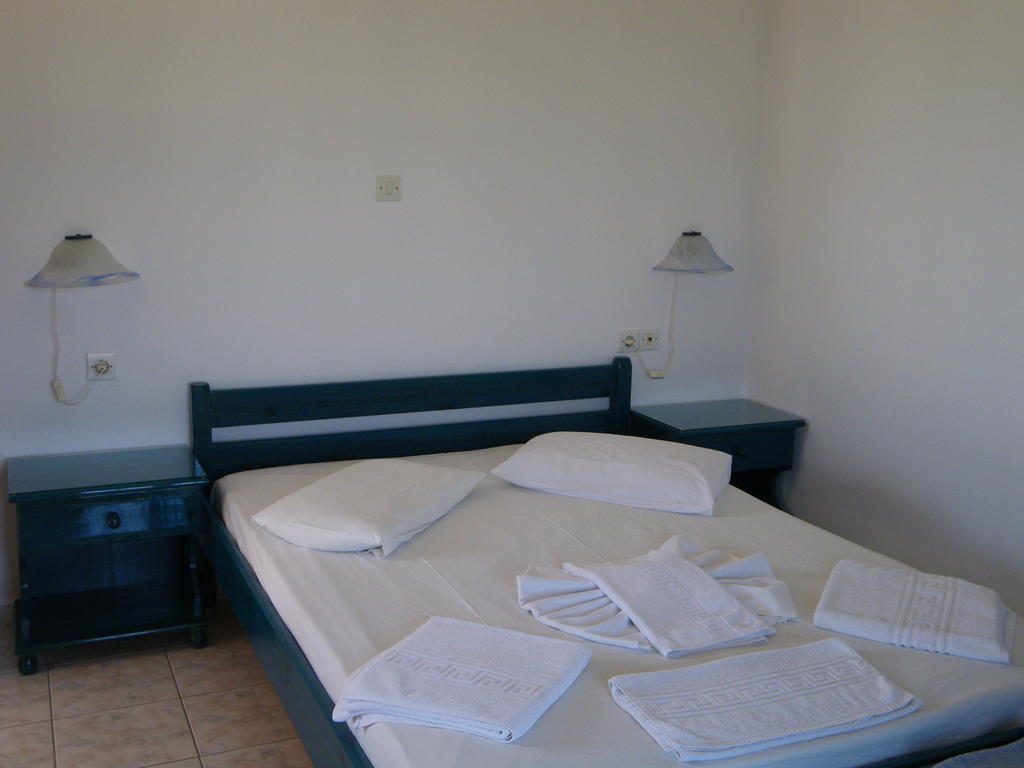 Kalimera Studios Pollonia Zimmer foto